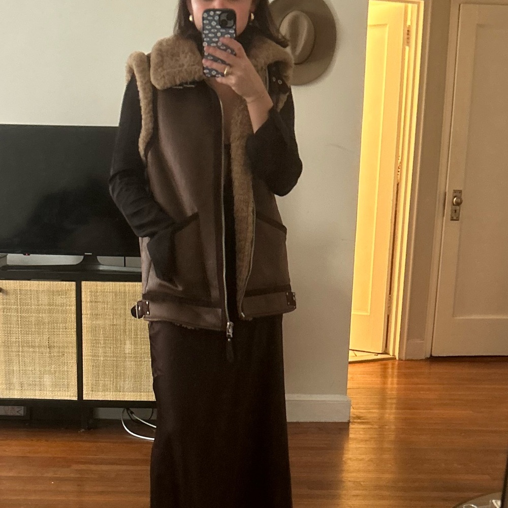 VINTAGE BROWN SHEARLING VEST